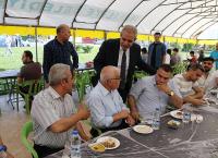 Başkan Demirkol, Bayram Geleneklerini Yaşatmayı Sürdürüyor
